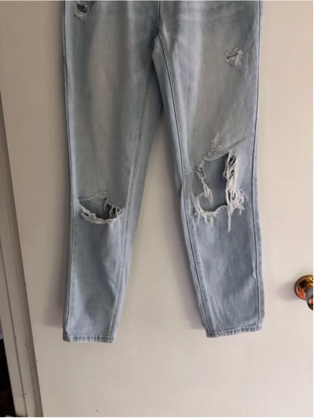 distressed light wash slim straight jeans size 24